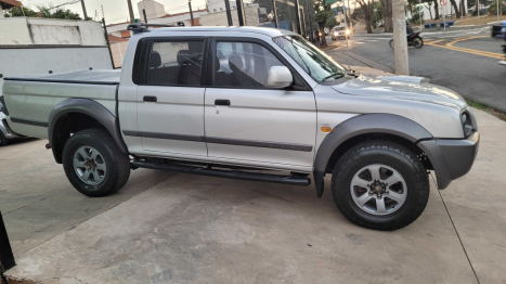 MITSUBISHI L 200 Outdoor 2.5 GLS 4X4 CABINE DUPLA TURBO DIESEL INTERCOOLER, Foto 5 MITSUBISHI L 200 Outdoor 2.5 GLS 4X4 CABINE DUPLA TURBO DIESEL INTERCOOLER, Foto 5