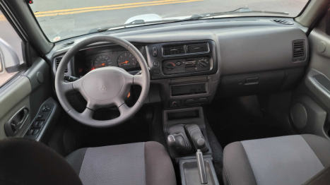 MITSUBISHI L 200 Outdoor 2.5 GLS 4X4 CABINE DUPLA TURBO DIESEL INTERCOOLER, Foto 14 MITSUBISHI L 200 Outdoor 2.5 GLS 4X4 CABINE DUPLA TURBO DIESEL INTERCOOLER, Foto 14