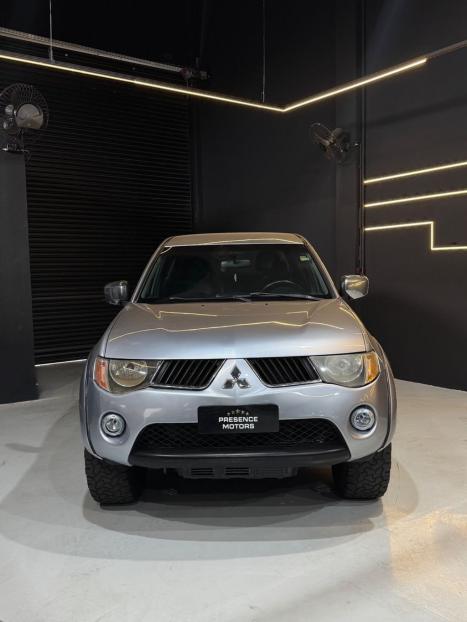 MITSUBISHI L 200 Savana 3.2 16V 4P 4X4 TURBO DIESEL INTECOOLER AUTOM�TICO, Foto 2