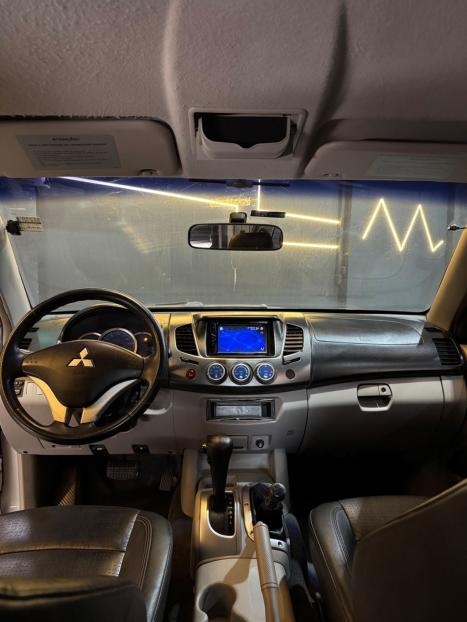 MITSUBISHI L 200 Savana 3.2 16V 4P 4X4 TURBO DIESEL INTECOOLER AUTOM�TICO, Foto 4
