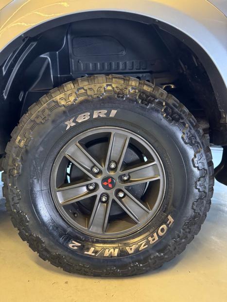 MITSUBISHI L 200 Savana 3.2 16V 4P 4X4 TURBO DIESEL INTECOOLER AUTOM�TICO, Foto 10