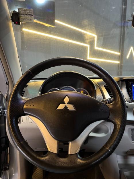 MITSUBISHI L 200 Savana 3.2 16V 4P 4X4 TURBO DIESEL INTECOOLER AUTOM�TICO, Foto 5