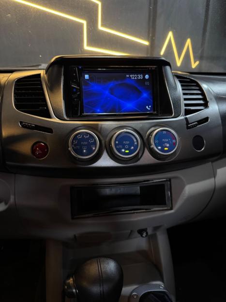 MITSUBISHI L 200 Savana 3.2 16V 4P 4X4 TURBO DIESEL INTECOOLER AUTOM�TICO, Foto 6