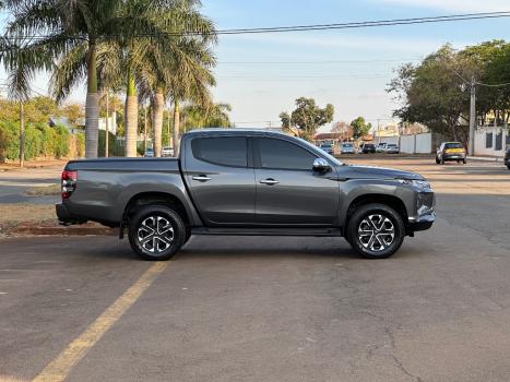 MITSUBISHI L 200 Triton 2.4 16V SPORT HPE-S 4X4 CABINE DUPLA TURBO DIESEL AUTOMTICO, Foto 4