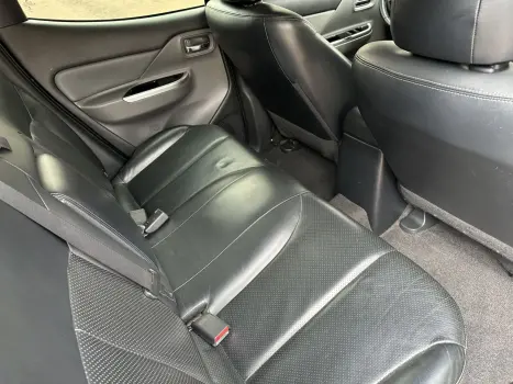 MITSUBISHI L 200 Triton 2.4 16V SPORT HPE TOP 4X4 CABINE DUPLA TURBO DIESEL AUTOMTICO, Foto 8