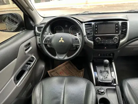 MITSUBISHI L 200 Triton 2.4 16V SPORT HPE TOP 4X4 CABINE DUPLA TURBO DIESEL AUTOMTICO, Foto 9