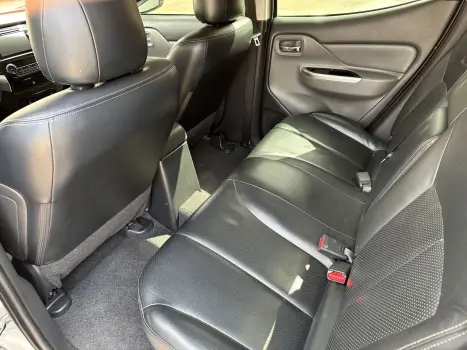 MITSUBISHI L 200 Triton 2.4 16V SPORT HPE TOP 4X4 CABINE DUPLA TURBO DIESEL AUTOMTICO, Foto 12