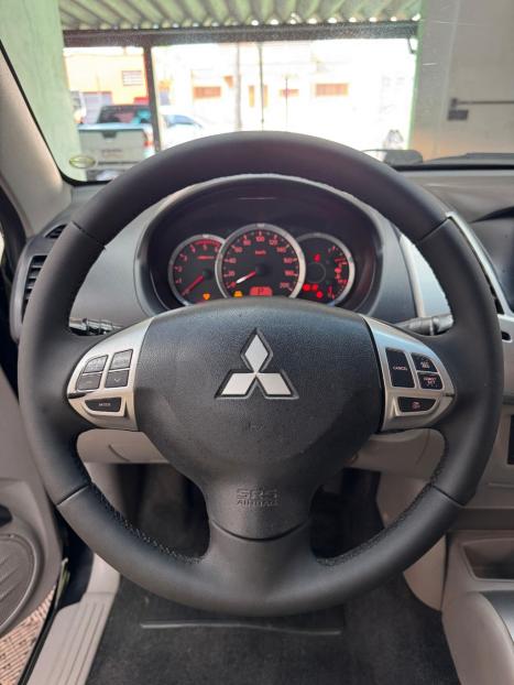 MITSUBISHI L 200 Triton 3.2 16V HPE 4X4 CABINE DUPLA TURBO DIESEL INTERCOOLER AUTOMTICO, Foto 9