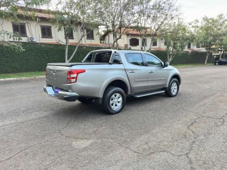 MITSUBISHI L 200 Triton 2.4 16V SPORT HPE MOTORSPORTS 4X4 CABINE DUPLA TURBO DIESEL AUTOMTICO, Foto 4