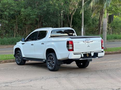 MITSUBISHI L 200 Triton 2.4 16V OUTDOOR HPE-S 4X4 CABINE DUPLA TURBO DIESEL AUTOMTICO, Foto 4