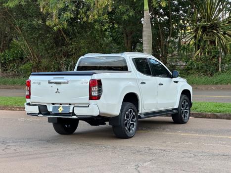 MITSUBISHI L 200 Triton 2.4 16V OUTDOOR HPE-S 4X4 CABINE DUPLA TURBO DIESEL AUTOMTICO, Foto 6