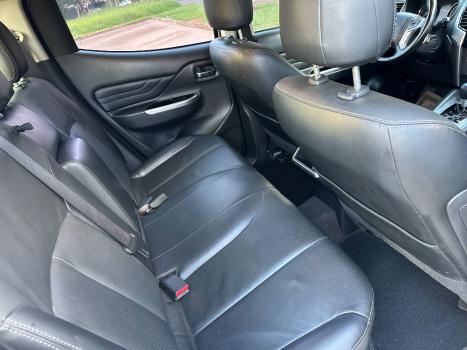 MITSUBISHI L 200 Triton 2.4 16V OUTDOOR HPE-S 4X4 CABINE DUPLA TURBO DIESEL AUTOMTICO, Foto 7