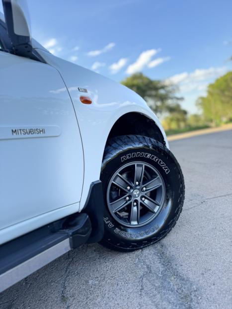 MITSUBISHI L 200 Triton 3.2 16V GLS 4X4 CABINE DUPLA TURBO DIESEL INTERCOOLER, Foto 4