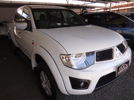 MITSUBISHI L 200 Triton 3.2 16V HPE 4X4 CABINE DUPLA TURBO DIESEL INTERCOOLER AUTOMTICO, Foto 2