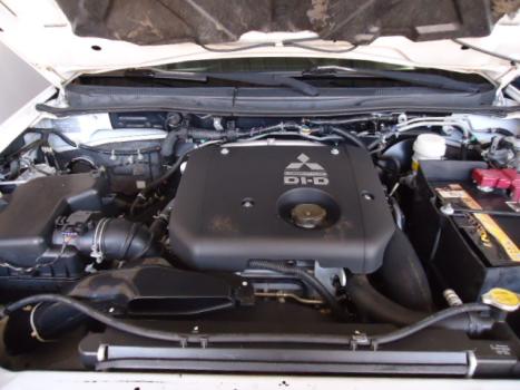 MITSUBISHI L 200 Triton 3.2 16V HPE 4X4 CABINE DUPLA TURBO DIESEL INTERCOOLER AUTOMTICO, Foto 4