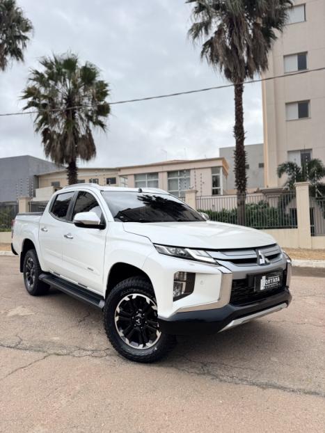 MITSUBISHI L 200 Triton 2.4 16V SPORT HPE-S 4X4 CABINE DUPLA TURBO DIESEL AUTOMTICO, Foto 3