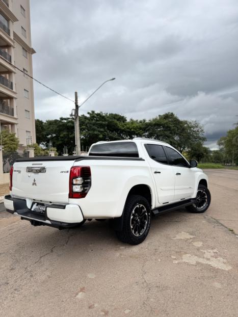 MITSUBISHI L 200 Triton 2.4 16V SPORT HPE-S 4X4 CABINE DUPLA TURBO DIESEL AUTOMTICO, Foto 7