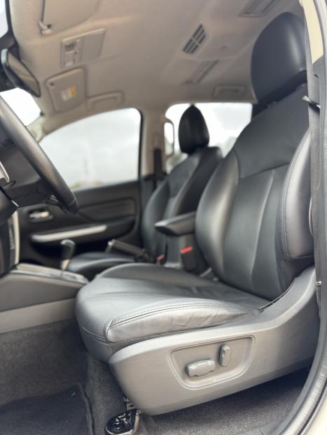 MITSUBISHI L 200 Triton 2.4 16V SPORT HPE-S 4X4 CABINE DUPLA TURBO DIESEL AUTOMTICO, Foto 13
