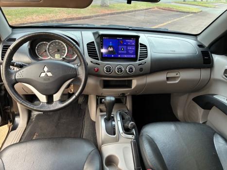 MITSUBISHI L 200 Triton 3.5 V6 HPE 4X4 FLEX CABINE DUPLA, Foto 4