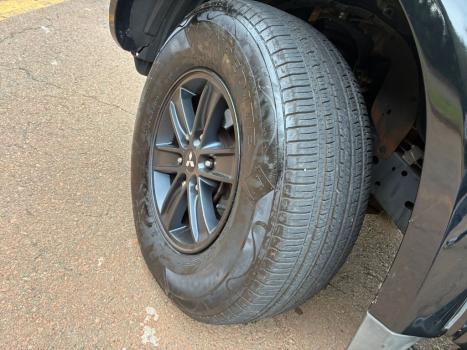 MITSUBISHI L 200 Triton 3.5 V6 HPE 4X4 FLEX CABINE DUPLA, Foto 5