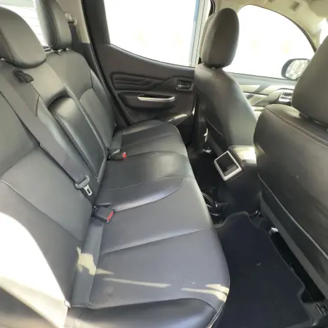 MITSUBISHI L 200 Triton 2.4 16V SPORT HPE 4X4 CABINE DUPLA TURBO DIESEL AUTOM�TICO, Foto 9