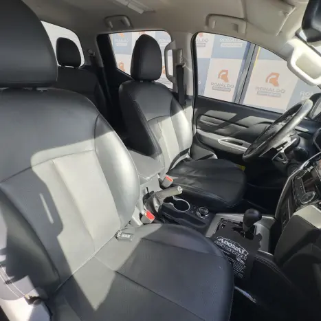 MITSUBISHI L 200 Triton 2.4 16V SPORT HPE 4X4 CABINE DUPLA TURBO DIESEL AUTOM�TICO, Foto 11