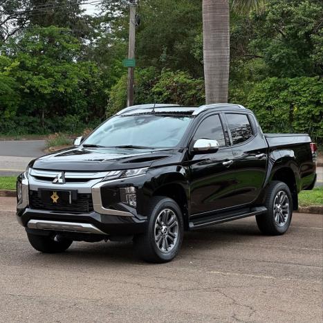 MITSUBISHI L 200 Triton 2.4 16V SPORT HPE-S 4X4 CABINE DUPLA TURBO DIESEL AUTOM�TICO, Foto 2