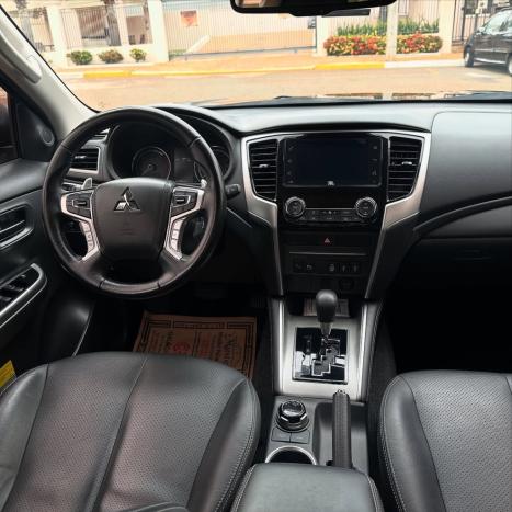 MITSUBISHI L 200 Triton 2.4 16V SPORT HPE-S 4X4 CABINE DUPLA TURBO DIESEL AUTOM�TICO, Foto 8