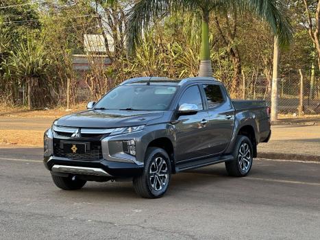 MITSUBISHI L 200 Triton 2.4 16V SPORT HPE-S 4X4 CABINE DUPLA TURBO DIESEL AUTOM�TICO, Foto 5