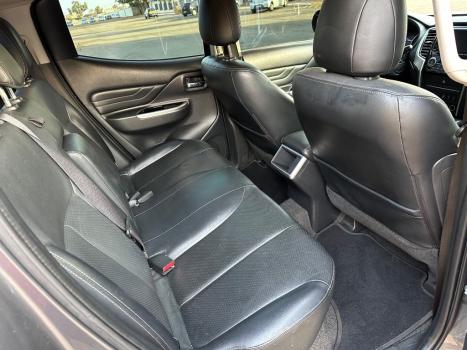 MITSUBISHI L 200 Triton 2.4 16V SPORT HPE-S 4X4 CABINE DUPLA TURBO DIESEL AUTOM�TICO, Foto 7