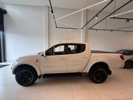 MITSUBISHI L 200 Triton 2.4 16V FLEX HLS CHROME CABINE DUPLA, Foto 2