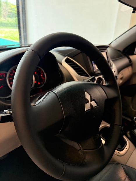 MITSUBISHI L 200 Triton 2.4 16V FLEX HLS CHROME CABINE DUPLA, Foto 6