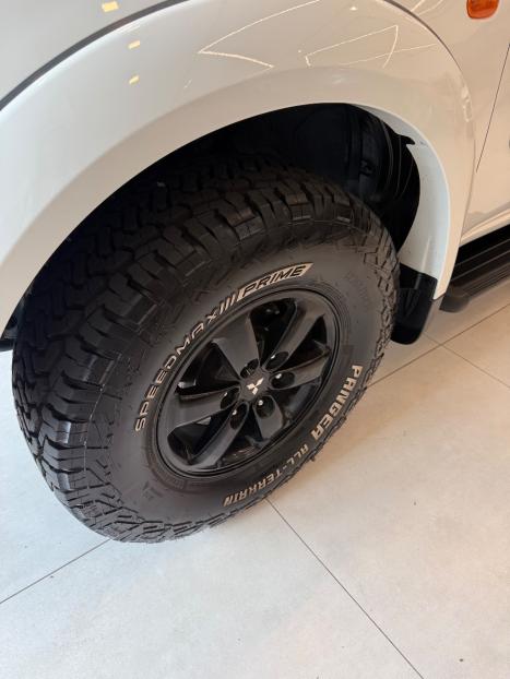 MITSUBISHI L 200 Triton 2.4 16V FLEX HLS CHROME CABINE DUPLA, Foto 10