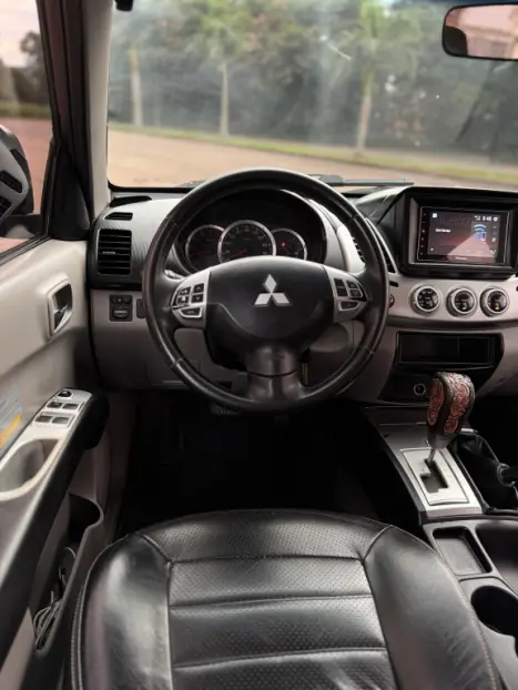 MITSUBISHI L 200 Triton 3.2 16V HPE 4X4 CABINE DUPLA TURBO DIESEL INTERCOOLER AUTOM�TICO, Foto 12