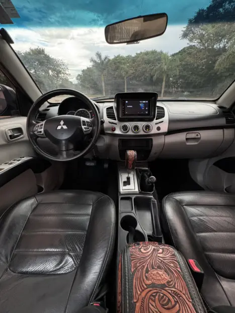 MITSUBISHI L 200 Triton 3.2 16V HPE 4X4 CABINE DUPLA TURBO DIESEL INTERCOOLER AUTOM�TICO, Foto 17