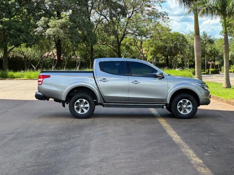 MITSUBISHI L 200 Triton 2.4 16V OUTDOOR HPE-S 4X4 CABINE DUPLA TURBO DIESEL AUTOM�TICO, Foto 5