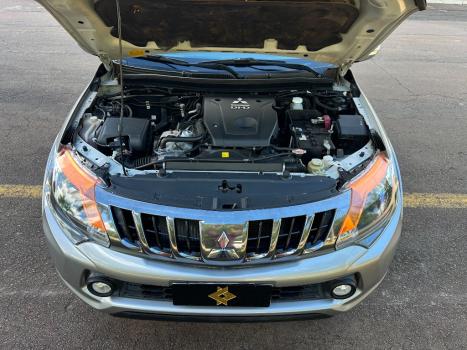 MITSUBISHI L 200 Triton 2.4 16V OUTDOOR HPE-S 4X4 CABINE DUPLA TURBO DIESEL AUTOM�TICO, Foto 11