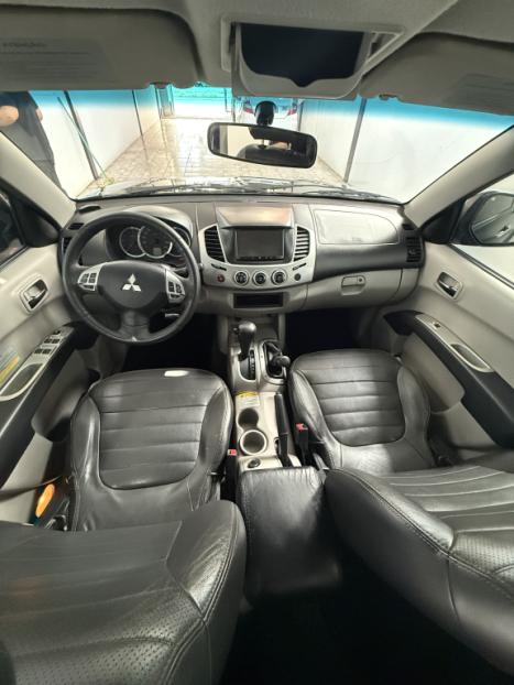 MITSUBISHI L 200 Triton 3.2 16V HPE 4X4 CABINE DUPLA TURBO DIESEL INTERCOOLER AUTOM�TICO, Foto 9