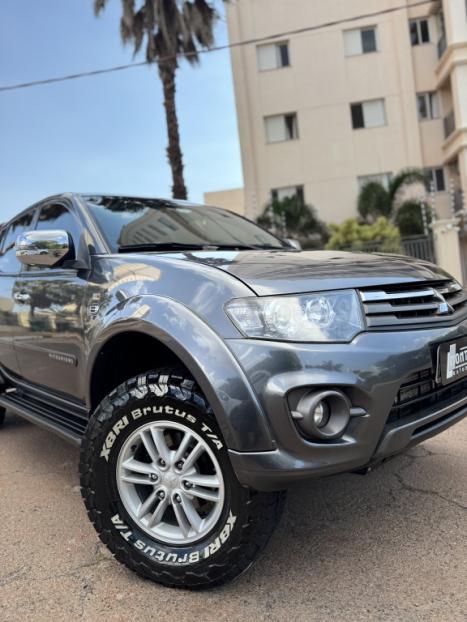 MITSUBISHI L 200 Triton 3.2 16V HPE 4X4 CABINE DUPLA TURBO DIESEL INTERCOOLER AUTOM�TICO, Foto 2
