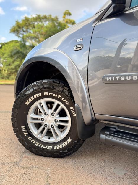 MITSUBISHI L 200 Triton 3.2 16V HPE 4X4 CABINE DUPLA TURBO DIESEL INTERCOOLER AUTOM�TICO, Foto 4