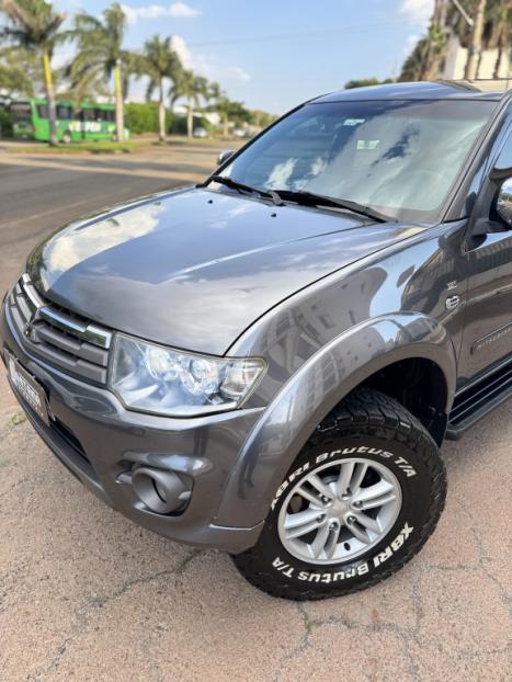 MITSUBISHI L 200 Triton 3.2 16V HPE 4X4 CABINE DUPLA TURBO DIESEL INTERCOOLER AUTOM�TICO, Foto 6