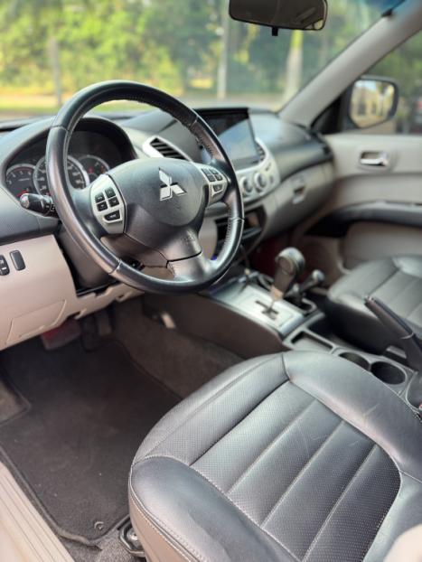 MITSUBISHI L 200 Triton 3.2 16V HPE 4X4 CABINE DUPLA TURBO DIESEL INTERCOOLER AUTOM�TICO, Foto 16