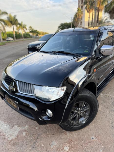 MITSUBISHI L 200 Triton 3.2 16V HPE 4X4 CABINE DUPLA TURBO DIESEL INTERCOOLER AUTOM�TICO, Foto 2