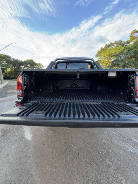 MITSUBISHI L 200 Triton 3.2 16V HPE 4X4 CABINE DUPLA TURBO DIESEL INTERCOOLER AUTOM�TICO, Foto 7