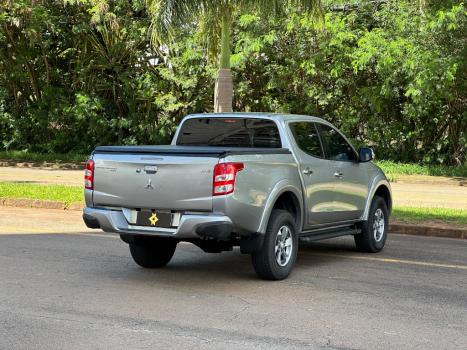 MITSUBISHI L 200 Triton 2.4 16V SPORT HPE-S 4X4 CABINE DUPLA TURBO DIESEL AUTOM�TICO, Foto 4