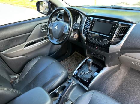 MITSUBISHI L 200 Triton 2.4 16V SPORT HPE-S 4X4 CABINE DUPLA TURBO DIESEL AUTOM�TICO, Foto 10