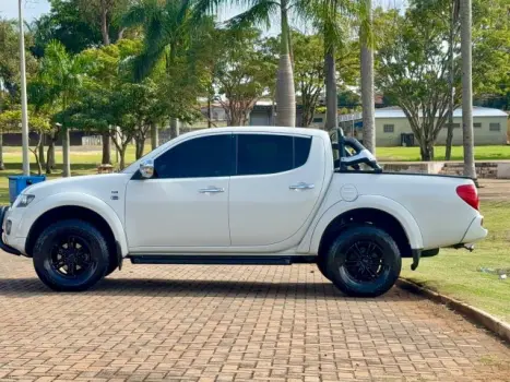 MITSUBISHI L 200 Triton 3.2 16V HPE 4X4 CABINE DUPLA TURBO DIESEL INTERCOOLER AUTOM�TICO, Foto 4