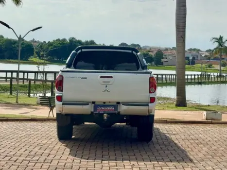 MITSUBISHI L 200 Triton 3.2 16V HPE 4X4 CABINE DUPLA TURBO DIESEL INTERCOOLER AUTOM�TICO, Foto 7