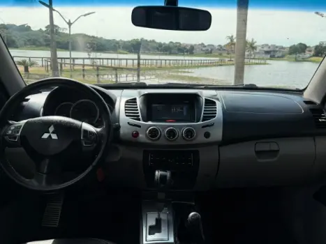 MITSUBISHI L 200 Triton 3.2 16V HPE 4X4 CABINE DUPLA TURBO DIESEL INTERCOOLER AUTOM�TICO, Foto 12