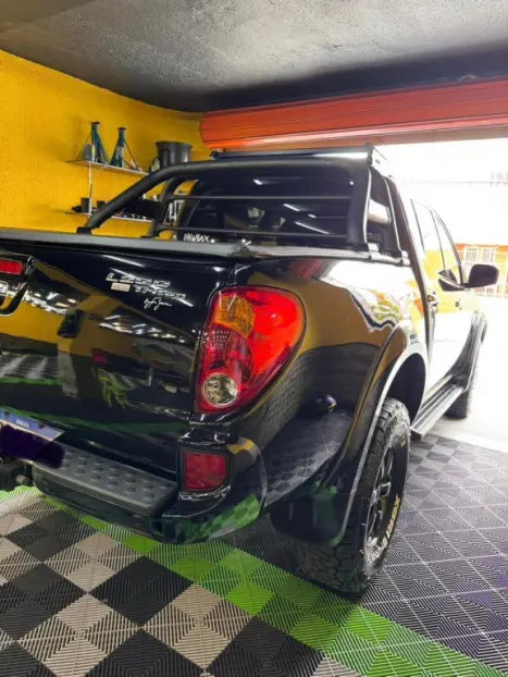 MITSUBISHI L 200 Triton 3.2 16V HPE 4X4 CABINE DUPLA TURBO DIESEL INTERCOOLER AUTOM�TICO, Foto 6